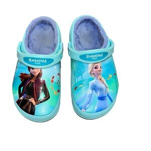 Girls Frozen 2 Crocs Size 2